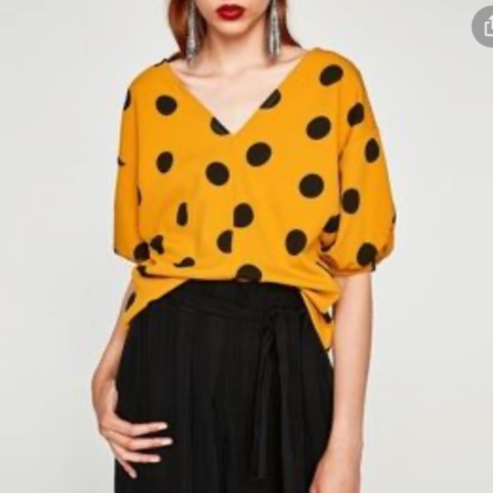 Zara polka dot top in size M
